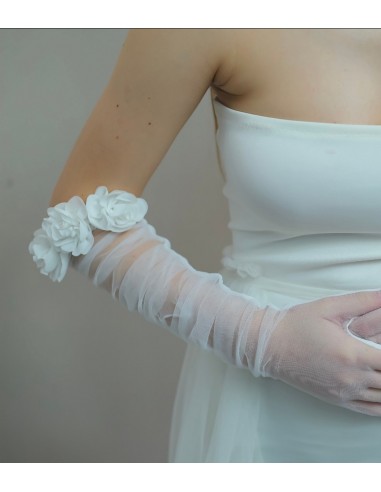 GUANTES DE ORGANZA LARGOS, CON ACABADO DE FLORES